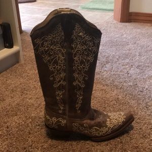 Women’s cowboy boots